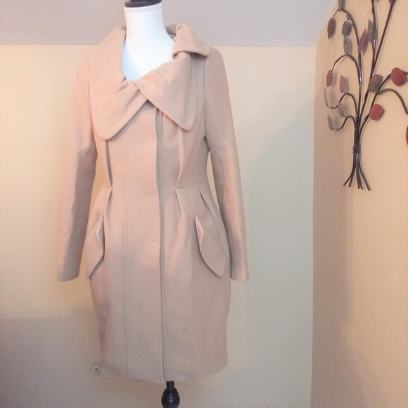 Jackets & Blazers - Women's Medium Tan Car Coat with Intricate Collar